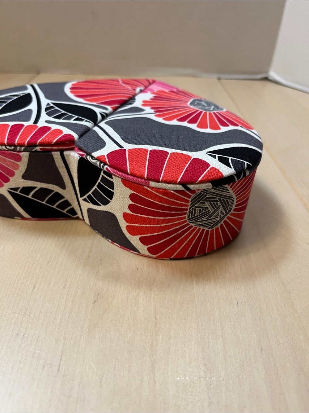 NWT - Vera Bradley Heart to Heart Jewelry Case in Cherry Blossoms 14635-170 - Picture 8 of 14